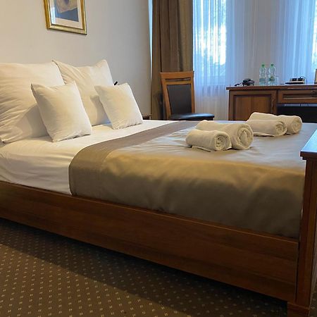 Hotel Constancja Ченстохова Экстерьер фото