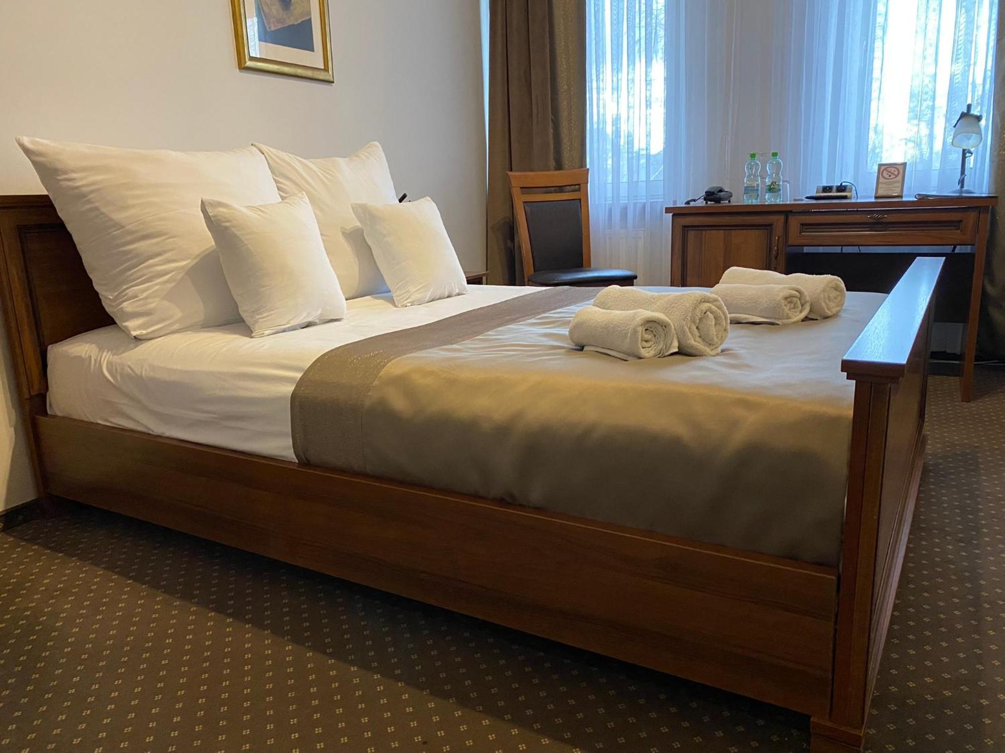 Hotel Constancja Ченстохова Экстерьер фото
